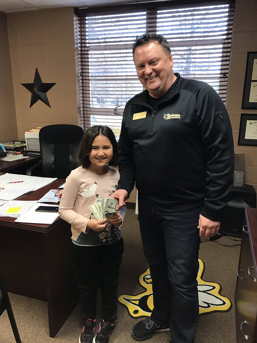 Bbonnette3's tweet photo. This generous third grader just donated $1,000 to a coin drive at school! #R3Awesome #MCleads #sheisallheart https://t.co/EkJIROgHt4
