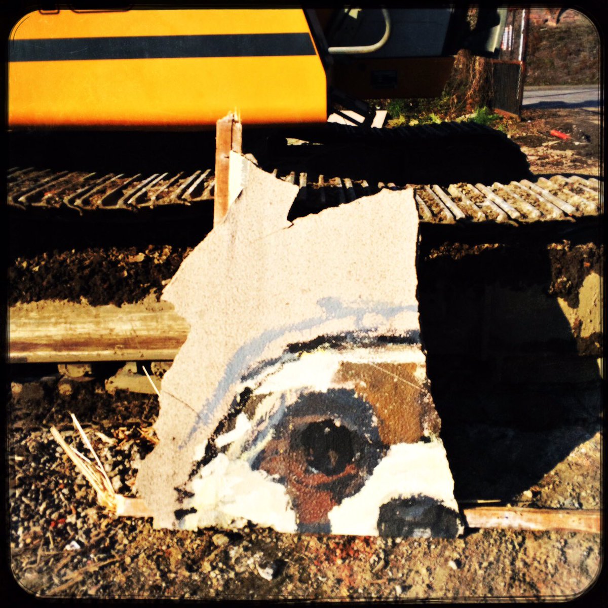 Bye bye les suricates de la route de Lorient #snif #ArtÉphémère #streetart #WAR (superbes photos de Richard Volante)