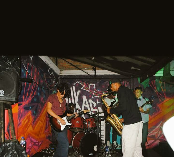 altovolumenband's tweet photo. Amor infinito para @MikasaBar 
Gracias por confiar en nuestros proyectos @EstebanCopete @Herenciagrupo @CirkusFunk @zalamarecords y otras. https://t.co/CdnAgUxRr6