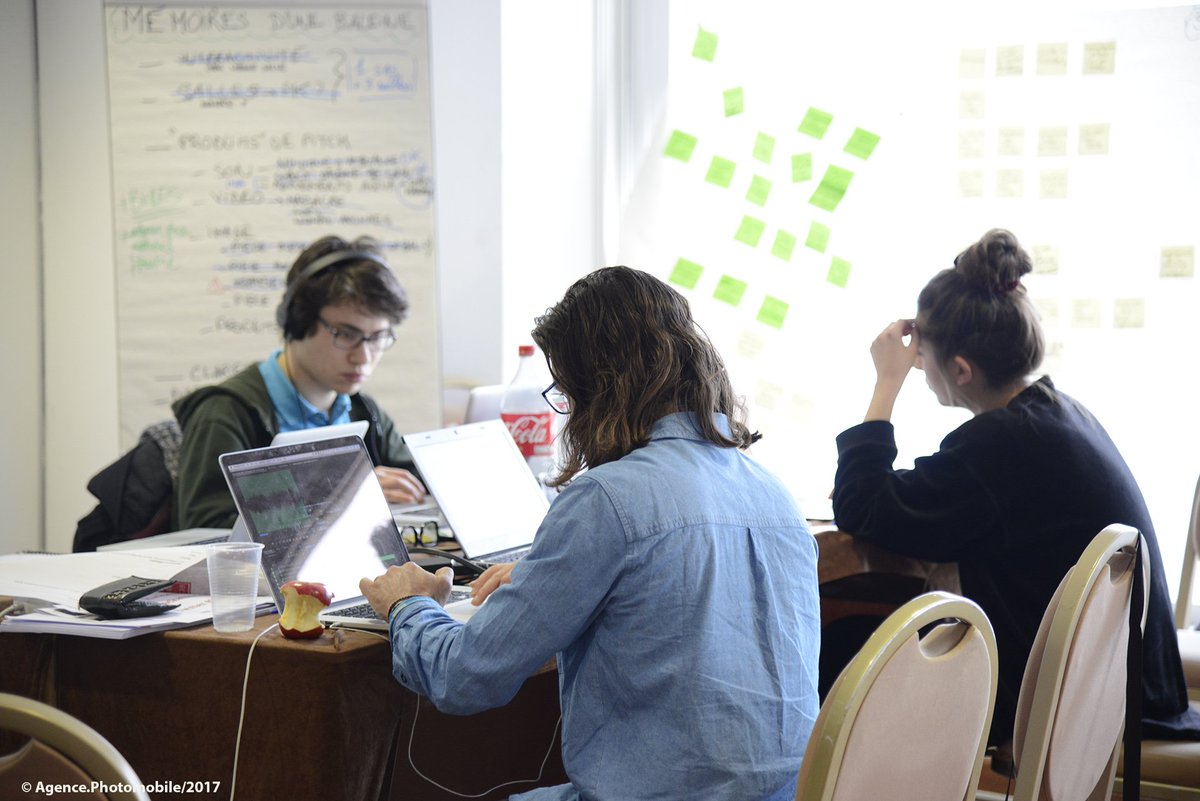 FIPADOC's tweet photo. #30eFipa #Hackathon quelques minutes avant la présentation des projets, encadrés par @StorycodeFR et l'@Ina_audiovisuel https://t.co/CTI10BFbcb