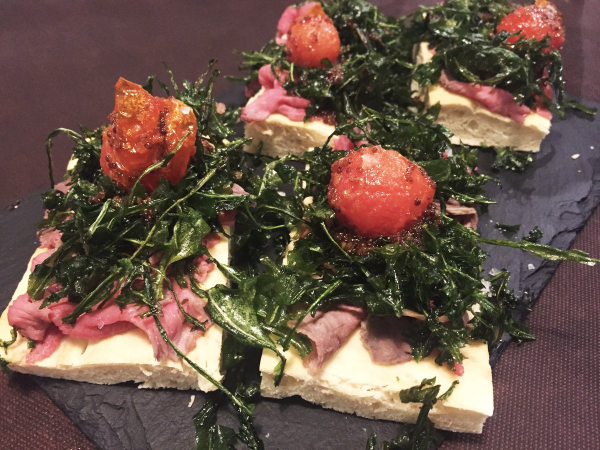 acc_valencia's tweet photo. Anoche presentamos en exclusiva algunos de los platos de nuestra nueva carta de #ACCGV a los amantes de la gastronomía en #Valencia :) https://t.co/JlH8BY9B6I