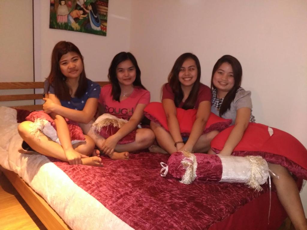 yangsayao's tweet photo. 👭👭 https://t.co/3lKYO2NJR9
