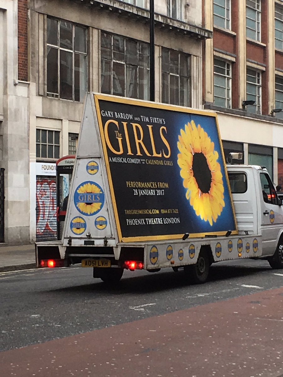 Jennie30921148's tweet photo. @davidsoho1 lovely to meet you again today. Can't wait to see this fantastic show again tomorrow night 🌻🌻🌻#thegirlsmusical #cheamteam https://t.co/IYhHAOp8tR