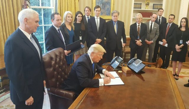 AxiomWire's tweet photo. GREAT START: One Week Into The Trump Administration, @POTUS Trump Outperforms Conservative Expectations.
https://t.co/F3q5YfkOIX │ #Politics https://t.co/PMPyIslgr3