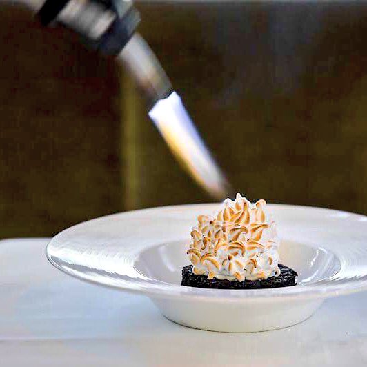 On #NationalChocolateCakeDay, we're dreaming of <a href="/swain_abby/">Abby Swain</a>'s Baked Alaska w praline ice cream &amp; bourbon pecans <a href="/fowlerandwells/">Temple Court</a> 🔥 #StarChefs