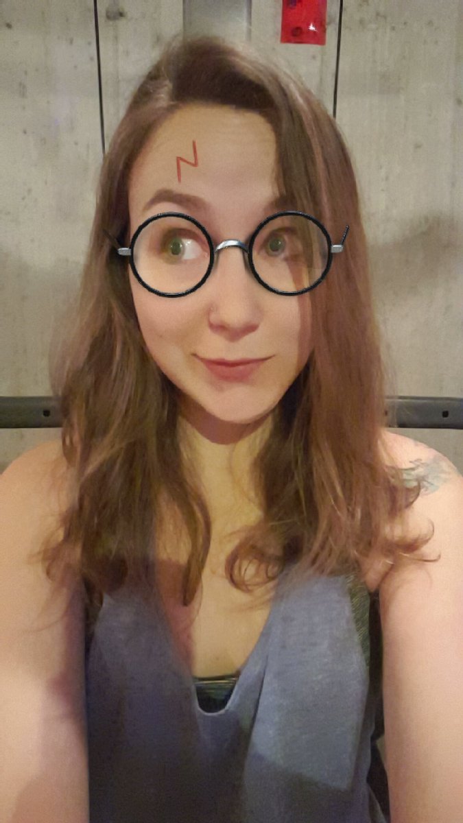 Shivvasaurus's tweet photo. Midworkout and you see this #snapchatfilter and HAVE to do it because FUCKING HARRY POTTER! #HARRYPOTTER #booknerd #nerdygirl #lightningscar https://t.co/O9ZVDOL7uR