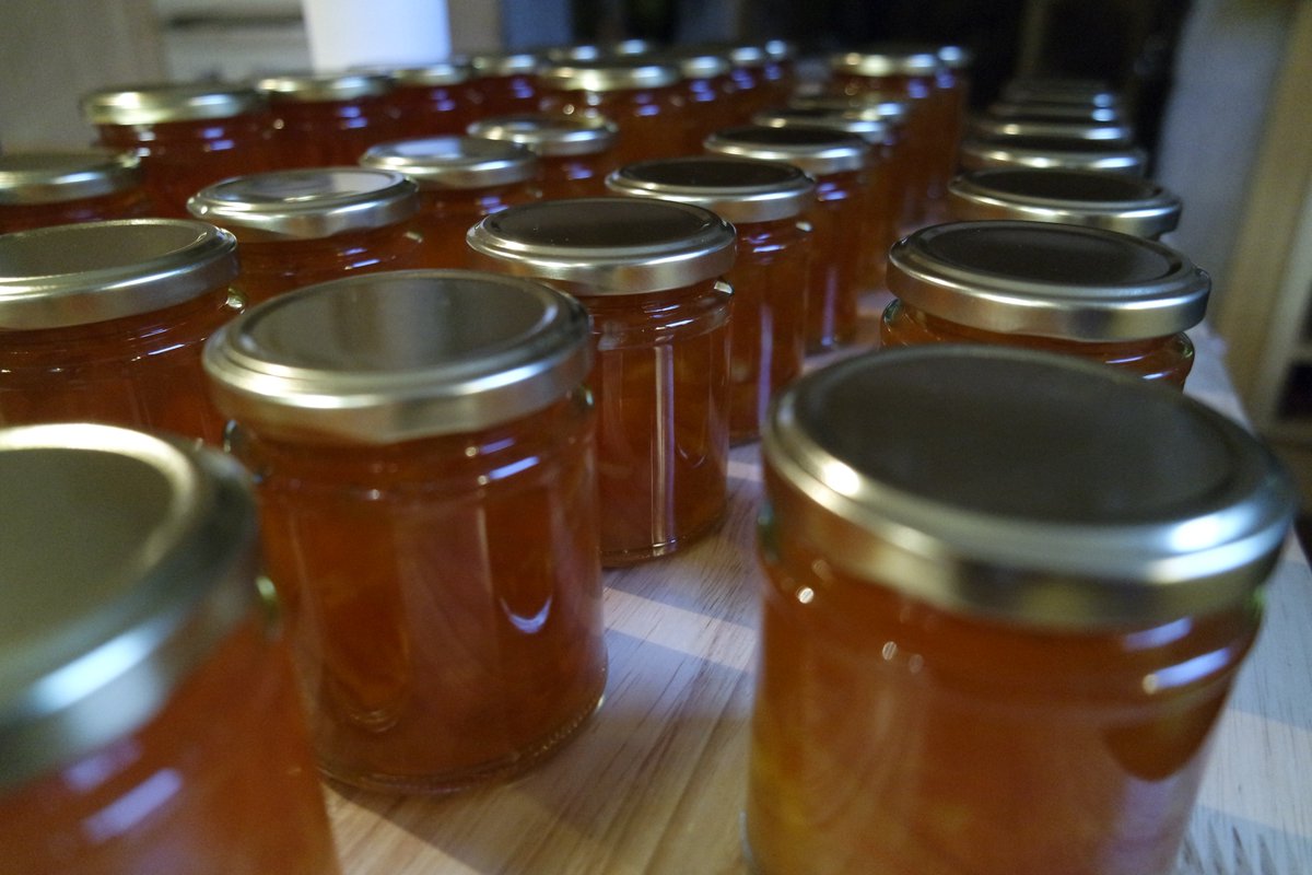 jodiedouble's tweet photo. 2017 marmalade season! 35 jars and counting... https://t.co/qqnC4B1RTW