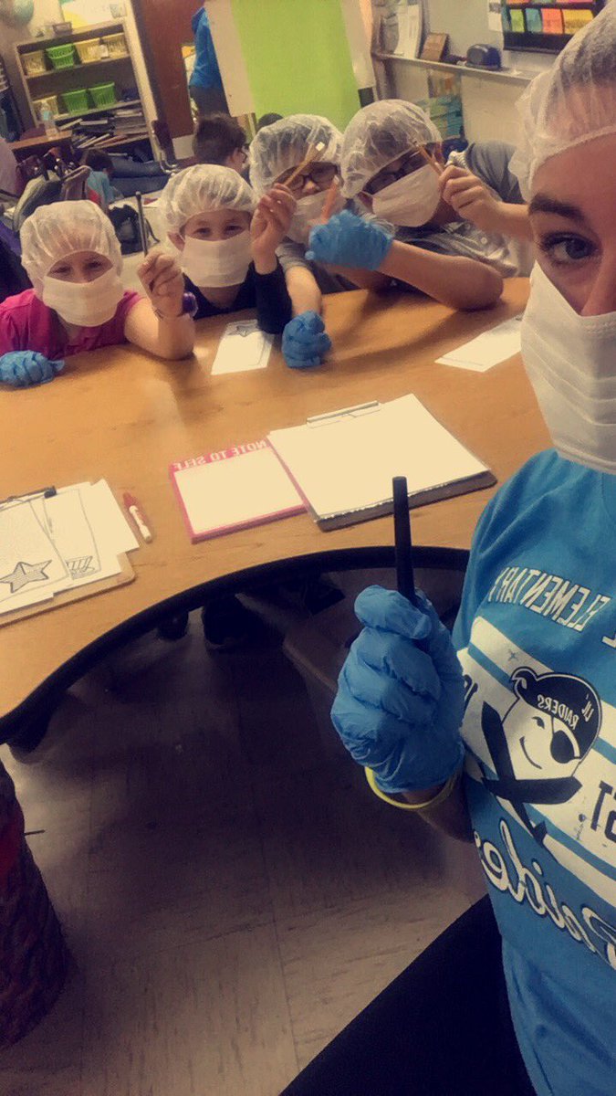 ShesMisshood's tweet photo. We have scrubbed in! Scapals in hand, Ready for work! #shes406 #textstructuresurgery https://t.co/aNu1QL5TJP