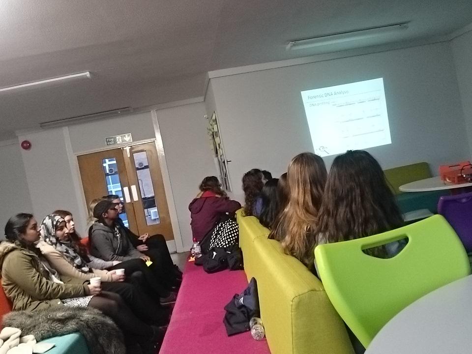 DCHS_Biology's tweet photo. Thank you Dr V, and all who joined in the discussion #cafescientifique #proteomics #dnaprofiles #cake @DCHSSixthForm https://t.co/YGTujpyNEK