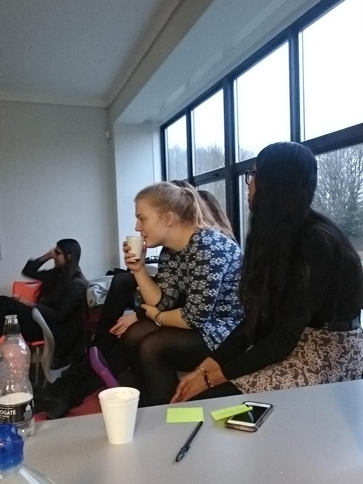 DCHS_Biology's tweet photo. Thank you Dr V, and all who joined in the discussion #cafescientifique #proteomics #dnaprofiles #cake @DCHSSixthForm https://t.co/YGTujpyNEK