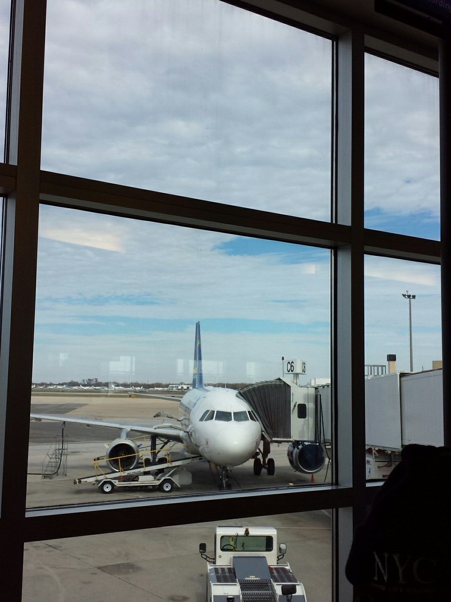 djmalone16's tweet photo. Getting ready to leave New Orleans for the @afi show in Minneapolis, MN. My tour has just begun! https://t.co/RJUO0GZCB2