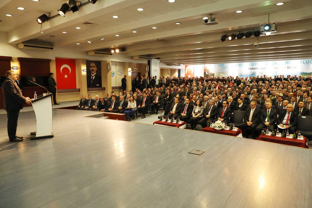Orman ve Su İşleri Bakanımız Veysel Eroğlu'nun riyasetinde '2016-2017 Yılı Faaliyetlerinin Değerlendirme Toplantısı' gerçekleştirildi.