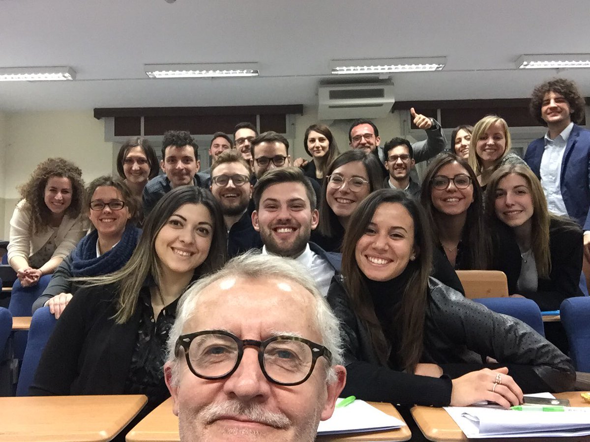 mgasbarrino's tweet photo. @GS1italy @unipr:come avete fatto a scegliere  x #masteretail studenti così curiosi e preparati?Mai avute tante domande(tutte centrate)Bravi https://t.co/juEnglZUYg