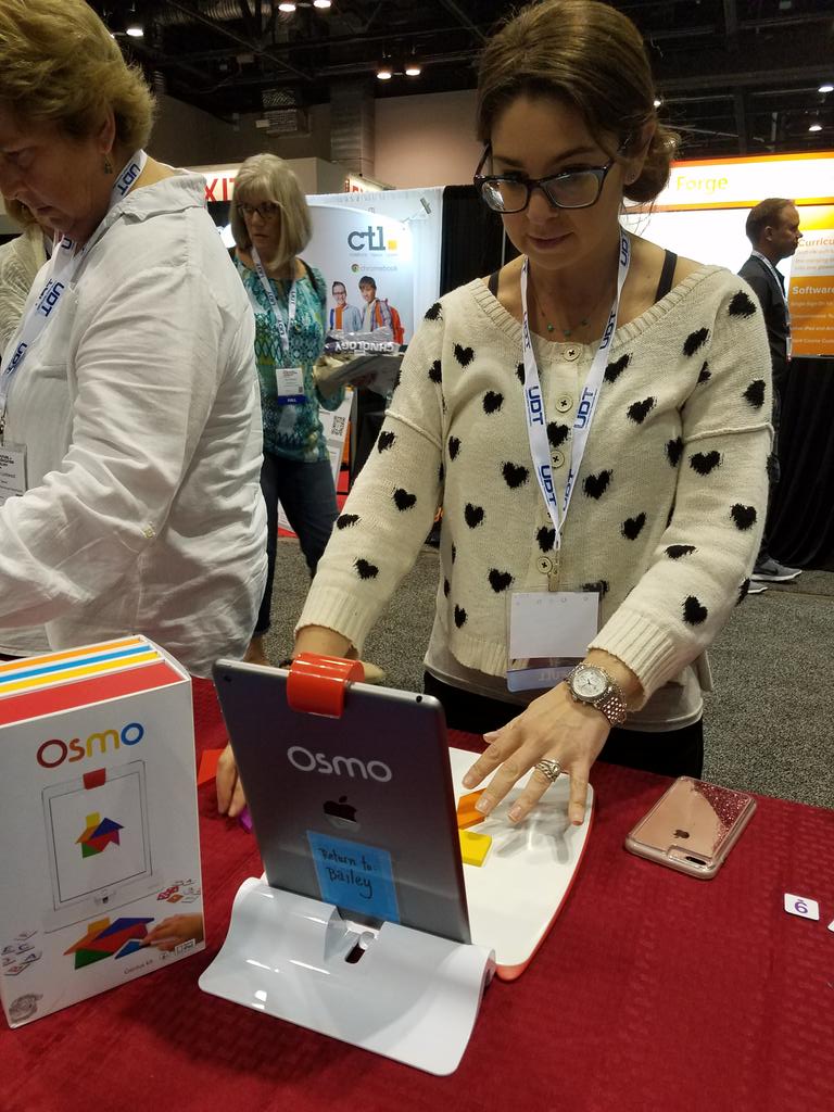 ofmiceandkeys's tweet photo. #osmo #fetc2017 #awbie OSMO... not just for kids! Teachers love it too! https://t.co/1iotoCtj7i