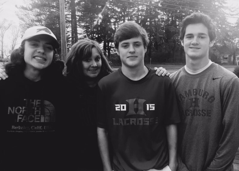 Adam_Ranger31's tweet photo. Still cant believe youre gone you were the best mom in this entire world thank you for everything you have done for me I will always loveyou https://t.co/jTUypC5y5t