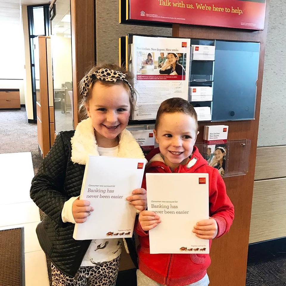 euanjdgraham's tweet photo. First step to buying a house? Start saving early! These two have the right idea... #ThePiggyBankIsYourFriend #WellsFargo #GrahamGroup https://t.co/nwupe5GA0U