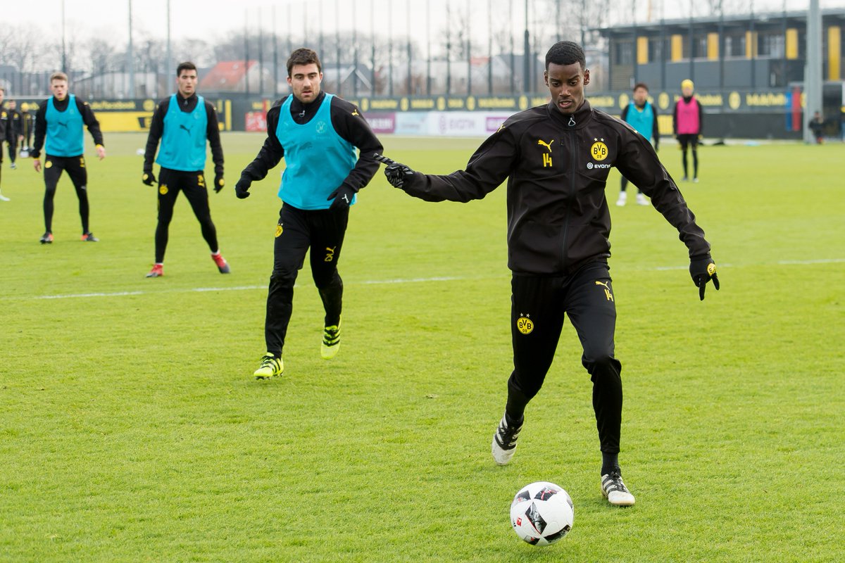 New Dortmund forward Alexander Isak gets down to business. 💪 #UCL