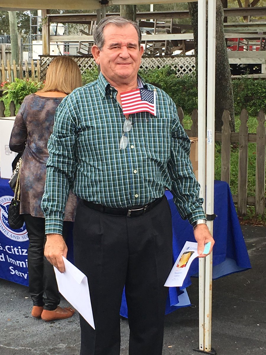 ACEofPBC's tweet image. @ACEofPBC employee becomes a U.S. citizen. Congrats Adrian! #citizenship @pbcsd @Supt_Avossa Read his story: ow.ly/rbTg308oMMD