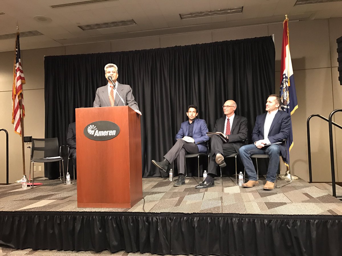 JasonHallSTL's tweet image. New #MO @EricGreitens at @AmerenCorp HQ welcoming new #Israel #startup to #stl