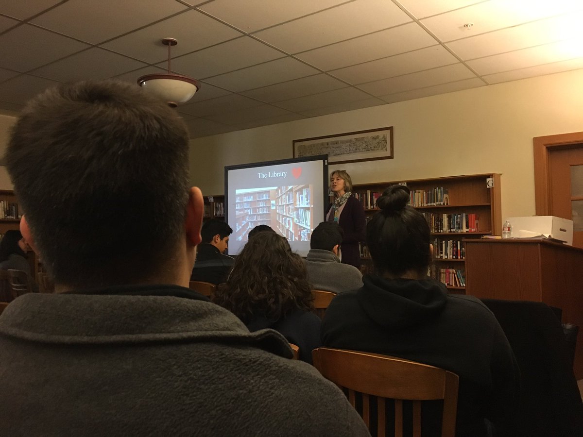 seqhsmc's tweet image. @annjacobusSF starts off #yanovcon17 @seqhsmc w an homage to hs libraries! Thank you, Ann!