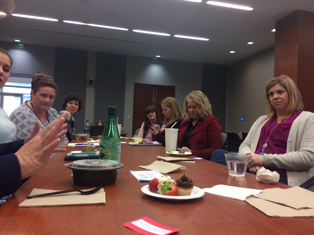 BrendyH's tweet photo. Good advice at this table! #LowesLadies https://t.co/rfH7QmWPN3