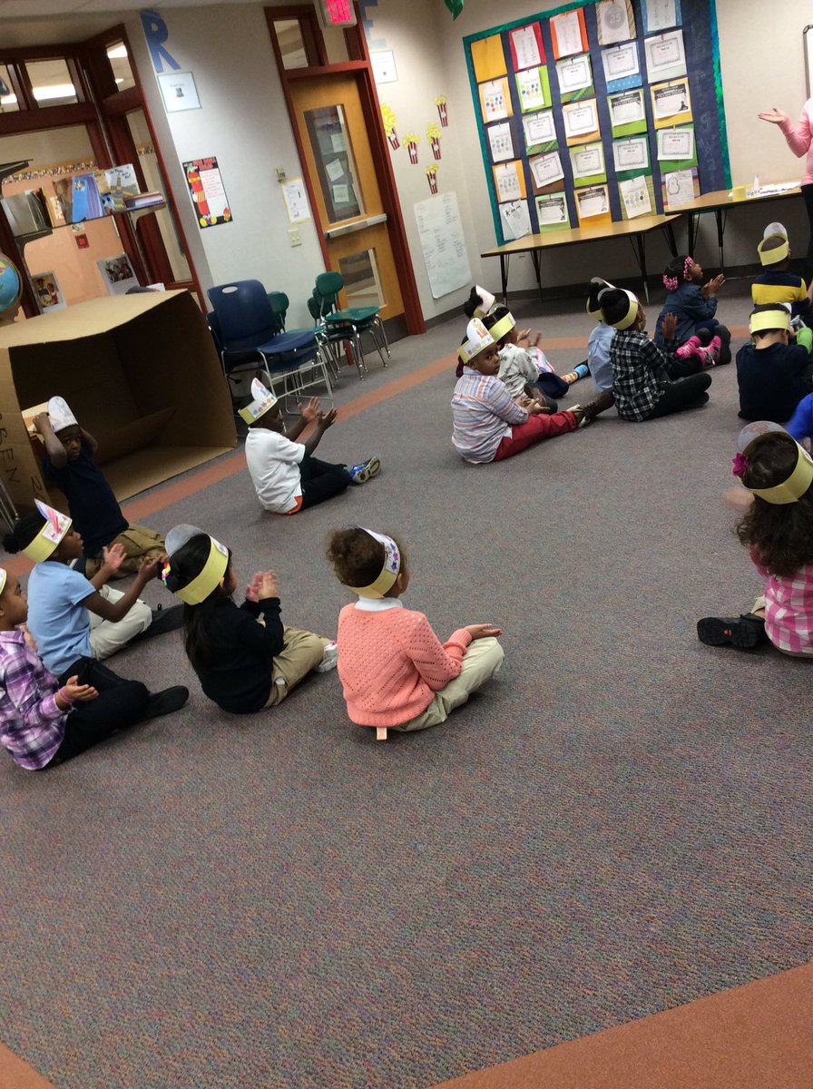 100 day! Clapping and counting to 100 in kindergarten! <a href="/Lakeside_Lions/">Lakeside Elementary</a>