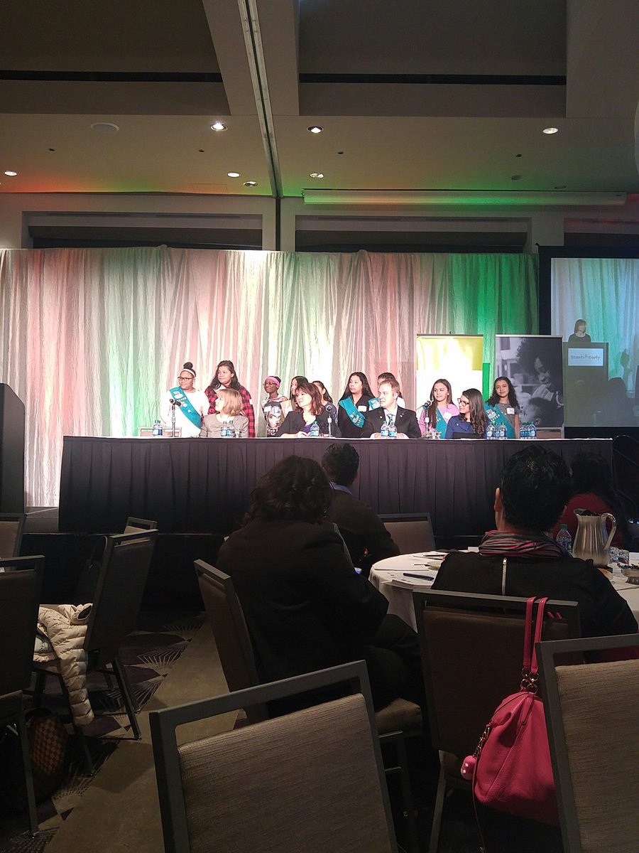MNnonprofits's tweet photo. Behind our legislators stands our state's future. #CYIB17 https://t.co/Dj8WMwuqFx