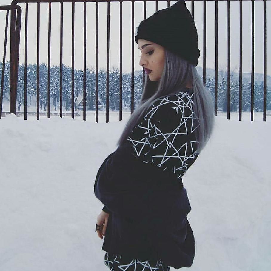Divine_Crescent's tweet photo. Winter beauty @majdapilipovic ✳
✳
#moonchild #beautiful #gothgirl #metalgirl #grungegirl #alternativegirl #model #r… https://t.co/JZ66IXkAkw