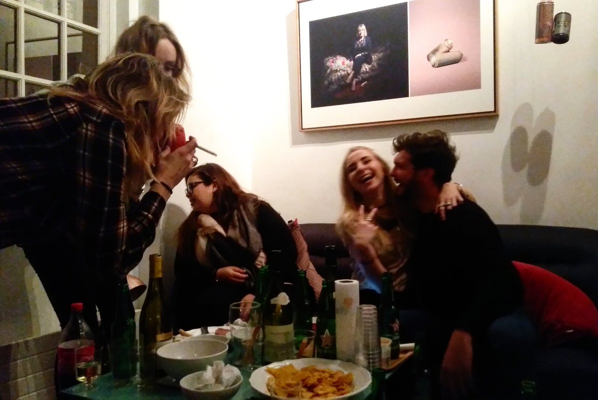 FollowJosiane's tweet photo. Soirée chez Josiane. W/ @ghincelin @PIerreMetton @valentinguiod @EmmaBrrrs @LaurentAllias @BaptisteThiery @sebastien117 @alina_coliban https://t.co/YHa2wSNRgO