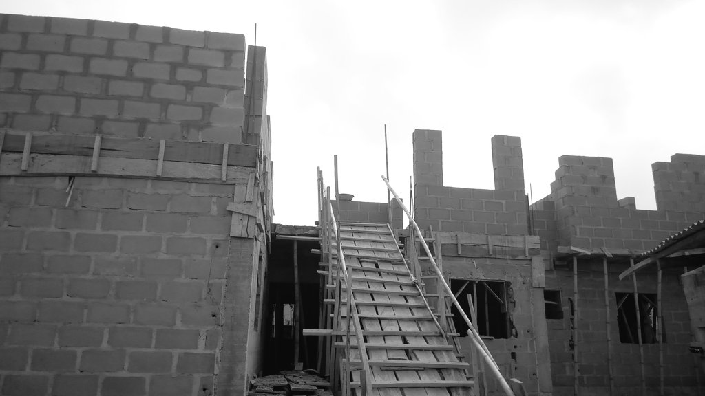 JamesSodiyaa's tweet photo. #BITSWORKS... Ongoing #blocksetting #upperfloor #blockwork #construction #architect #building ...you imagine it, we build it. Call us today. https://t.co/MdgkMiBqiy