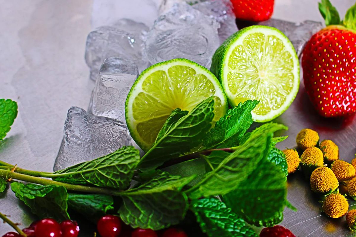SuperFruitsPro's tweet photo. We have all necessary ingredients to make your Friday night special.07956384715 #ice #fruit#mint#cocktail https://t.co/NdqlYFVeGH