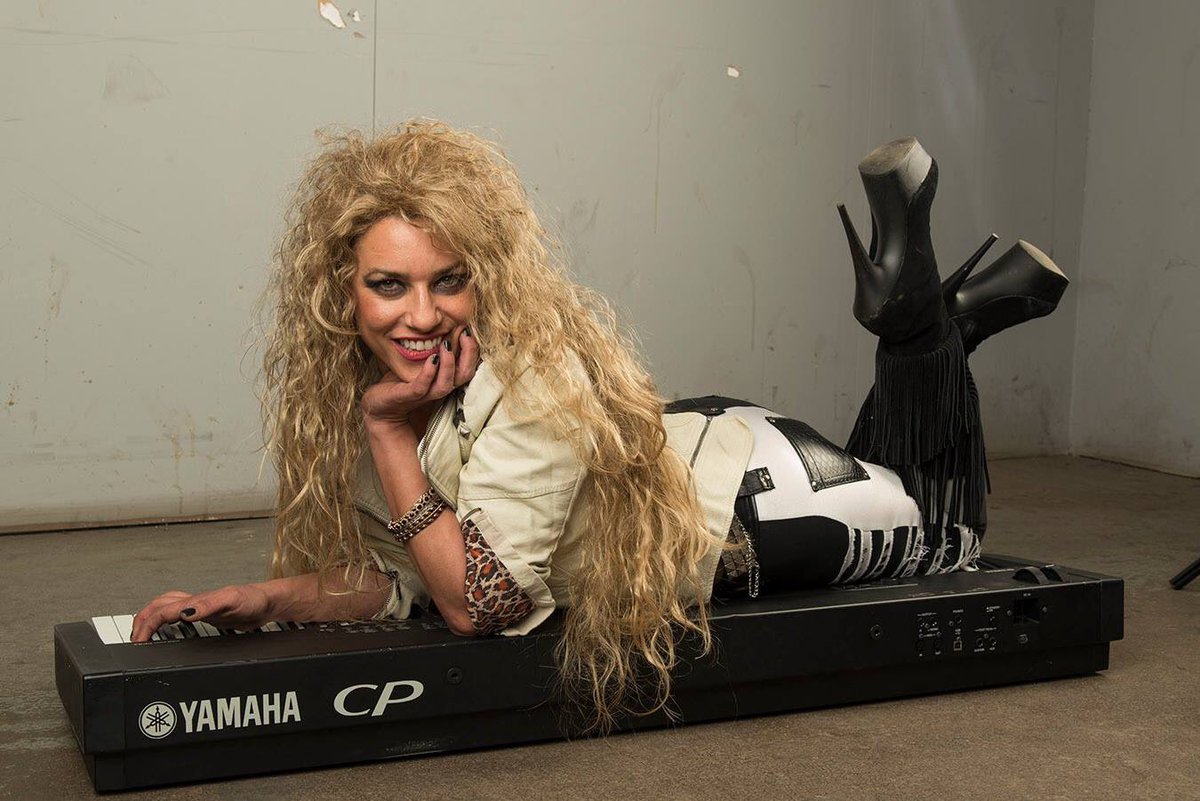 Hairbangersball's tweet photo. #FF Follow the girl who started all this Hairbanging madness 16 years ago @pollypantz #followfriday #hairbangersball #pollypantz #pianowoman https://t.co/HmxefkUOLw