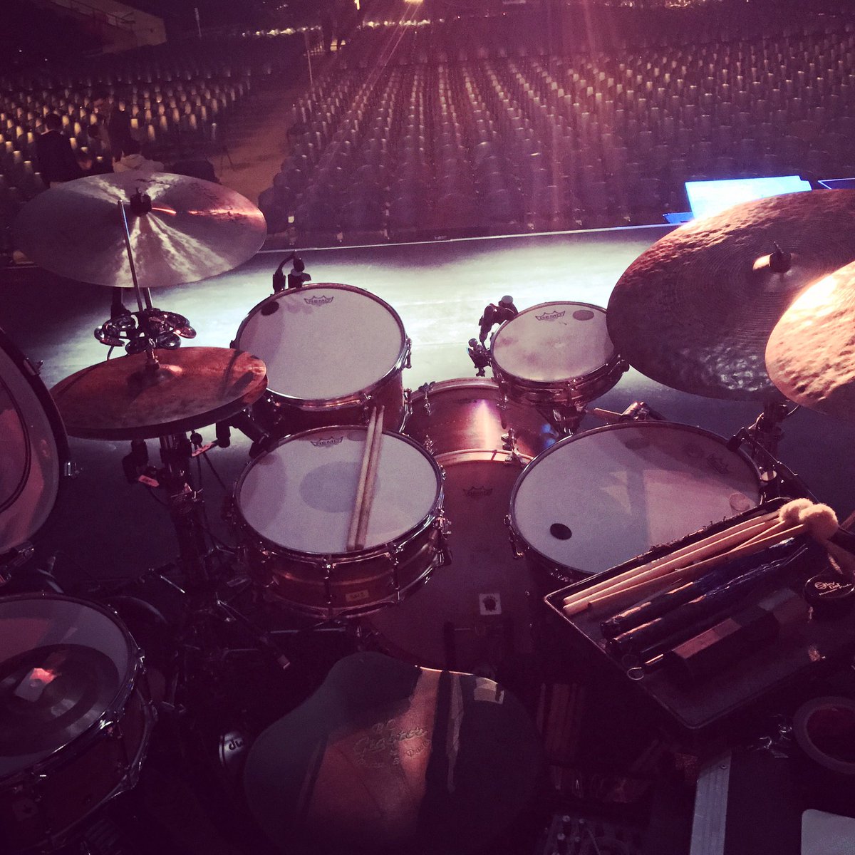 drummarco's tweet photo. tonight: "Ina Müller" @ Volkswagen - Halle / Braunschweig :-) !!!! https://t.co/gXL71ilQzt
