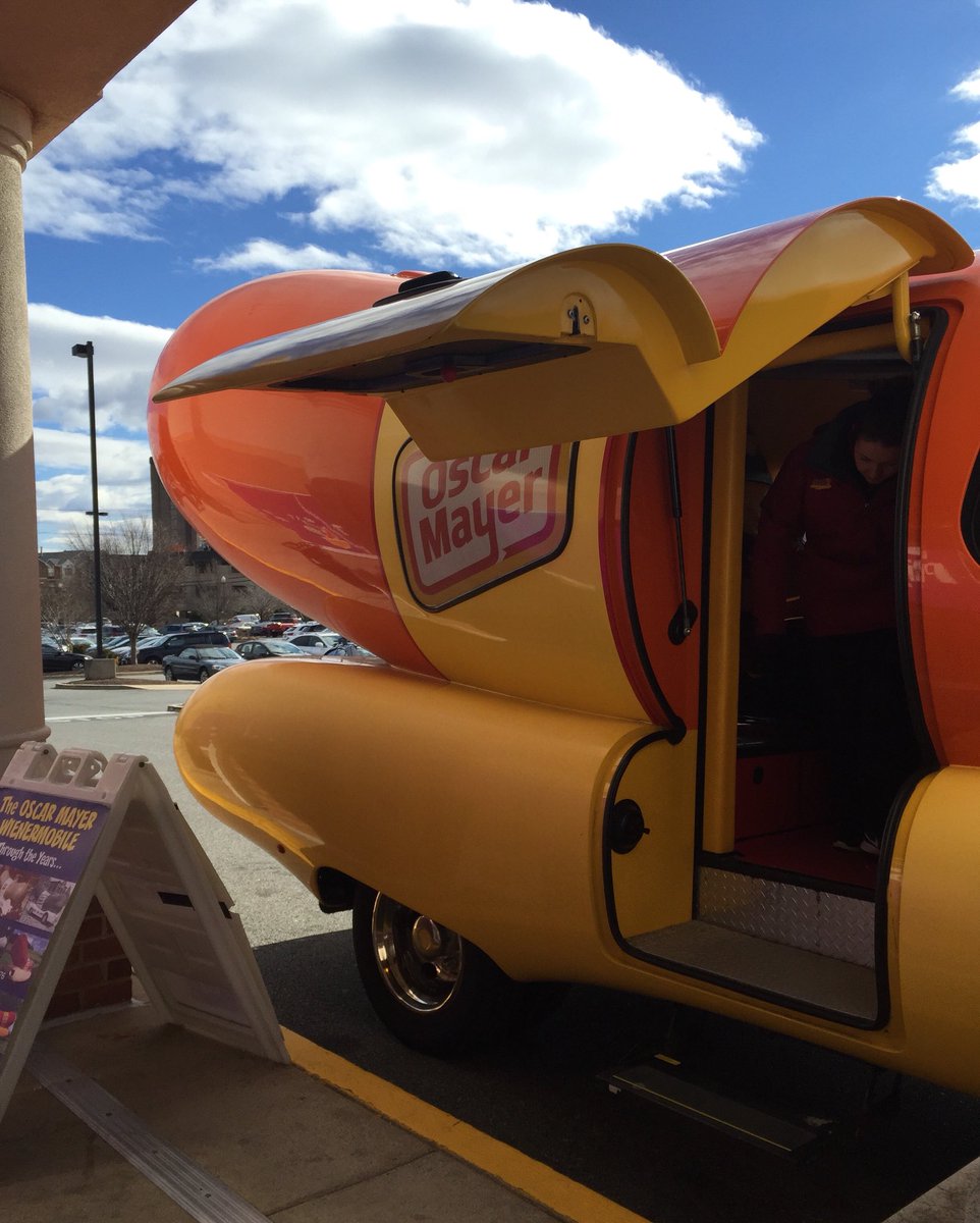 DIYDelRay's tweet photo. The @oscarmayer @Wienermobile is parked outside the Giant on S Glebe today until 4pm! #delrayva https://t.co/bPPVC7f6el