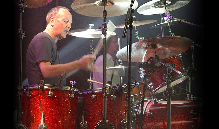 FELIZ CUMPLEAÑOS, BRIAN DOWNEY! / HAPPY BIRTHDAY, BRIAN DOWNEY! (66)   