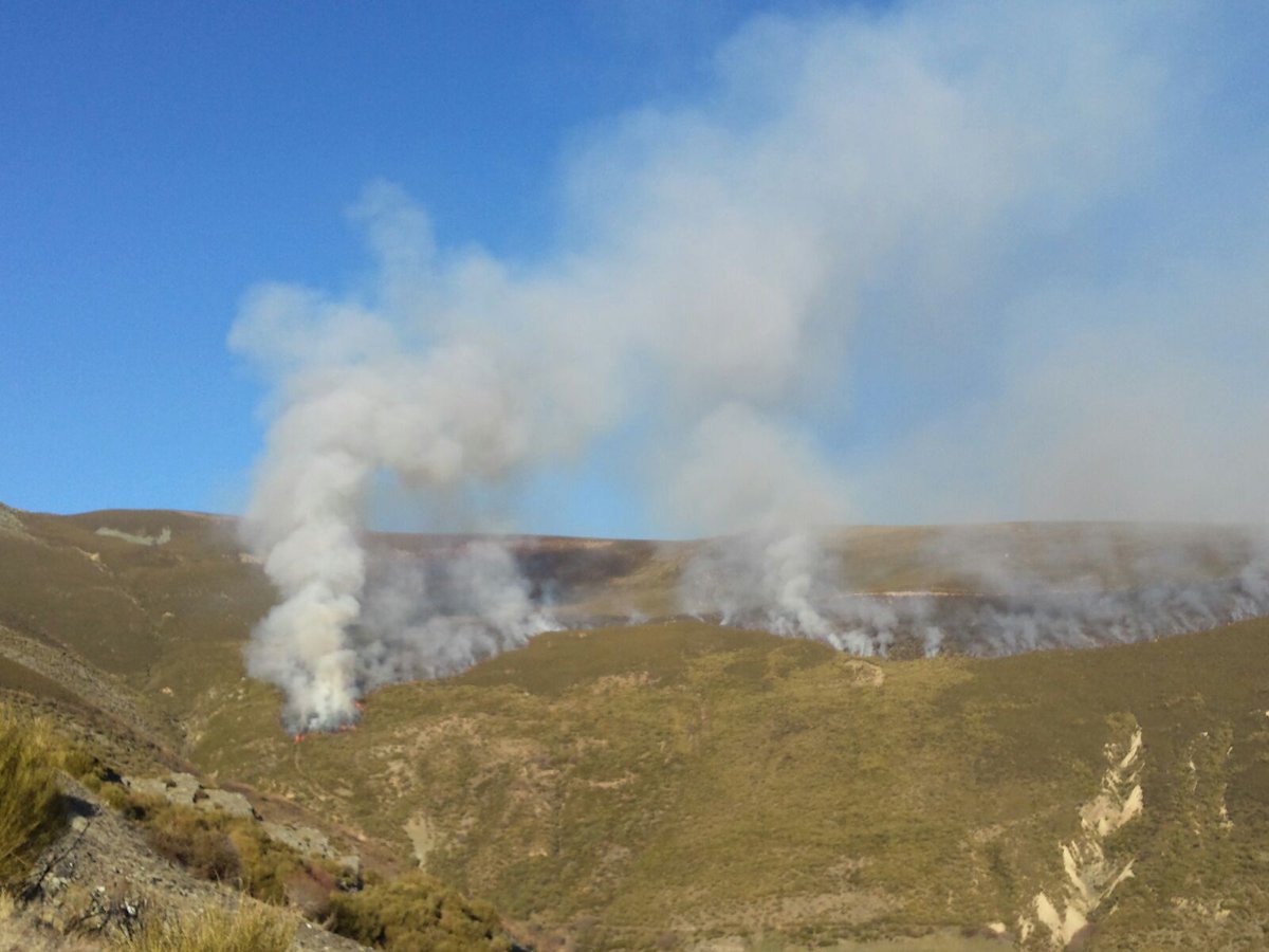 AT_Brif's tweet photo. Vamos calentando #iCOPFire #RXFire 25/01#EPRIF Tabuyo+#BLP @briftabuyo en Castrillo de Cabrera #LeonESP ➡Recuperación pastos #PrevenciónIIFF https://t.co/3LdzufVbzs
