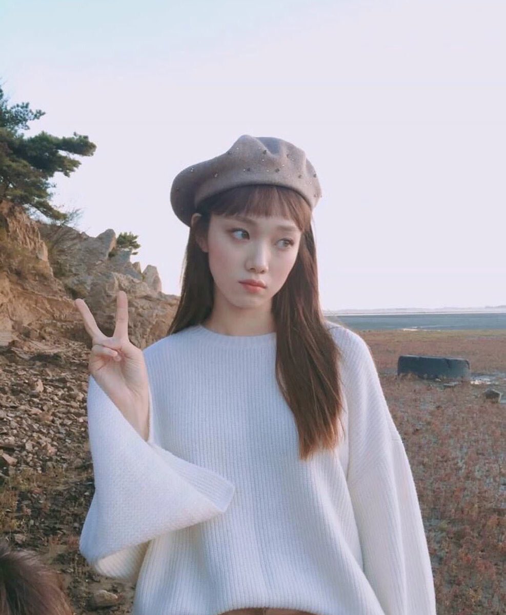 lee sung kyung 이성경 pics tweet media