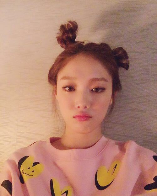 lee sung kyung 이성경 pics tweet media