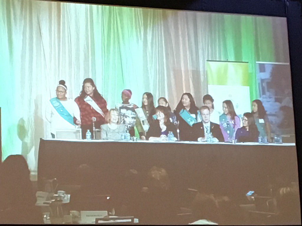 lakevandeinse's tweet photo. Young leaders of the future meet current MN Representatives #CYIB17. Great bi-partisan conversations here. https://t.co/mapSZjOKLg