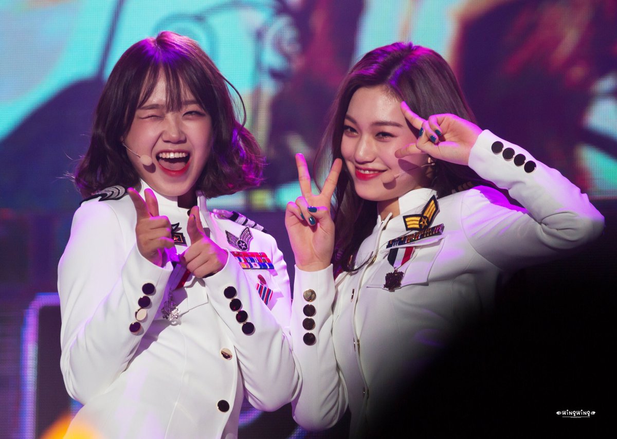 YoojungCandy's tweet photo. [PIC] โมเม้นท์โดแดงค่ะ💖
น่ารักเนอะ😢🌟😍
울 도댕! 귀여워
따랑해!😍💖

#IOI
#YOOJUNG #DOYEON https://t.co/7rHuIK9IUB