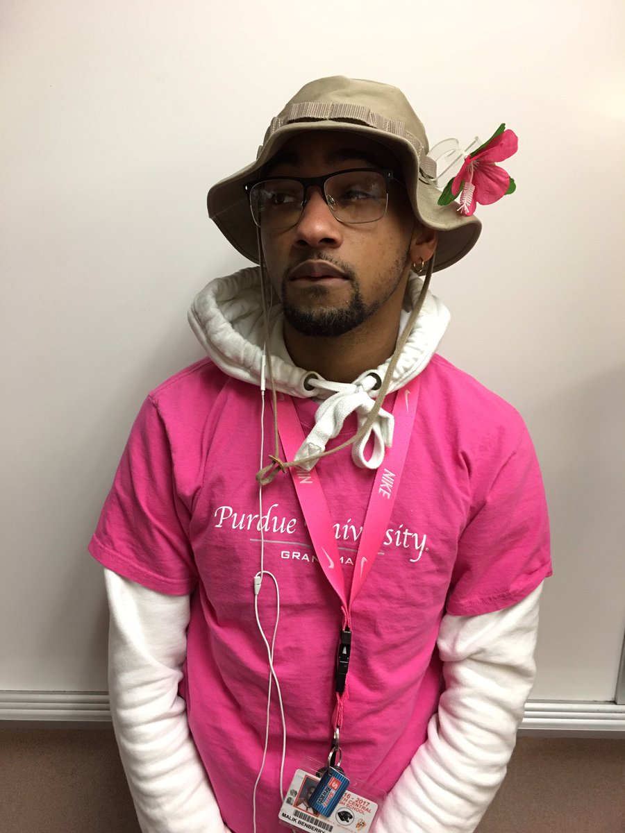 ChadNCHSlive's tweet photo. Senior, Malik Benberry wearing pink supporting his grandmother who is a survivor of breast cancer #ncspirit17 🐾 https://t.co/kjVC3Yd85L
