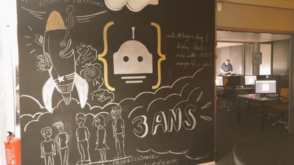 MarionOellers's tweet photo. Crémaillère de la @LaCodingSchool , bravo pour l'aménagement les gars !  #takeoff #décollage #formations #sensibilisation https://t.co/FmNM6IEUKL