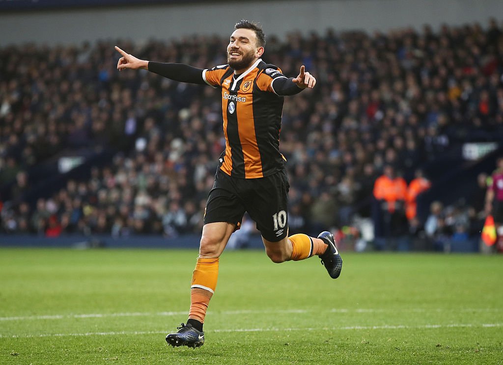 DeadlineDayLive's tweet photo. DEAL DONE: Robert Snodgrass has signed for West Ham from Hull City for £10m. (Source: @JimWhite) https://t.co/OOJNiSn2yS
