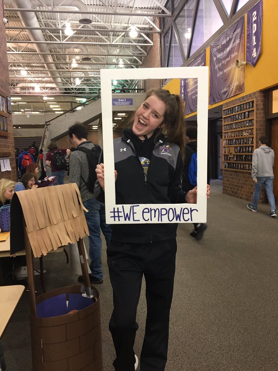 wellsempower's tweet photo. B. West basketball player empowering others!🏀💧💚 #WeEmpower https://t.co/n4cM6mpJKq