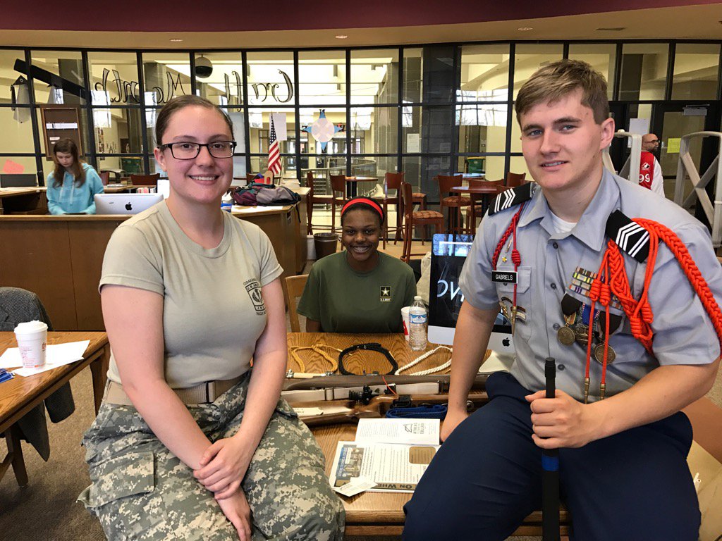 CedarShoalsHS's tweet photo. Students can also join JROTC! #PathwayDay https://t.co/Fv6pEBxnjc