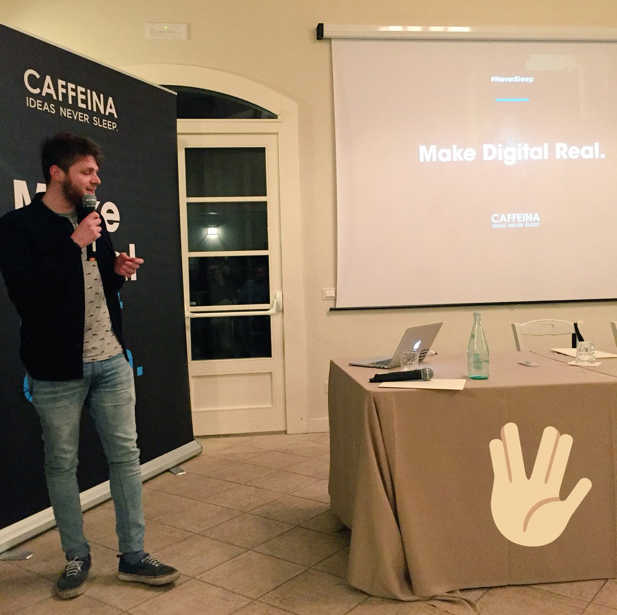 CaffeinaLab's tweet photo. Creative Team on stage - "Everyday Creativity" #OffMeeting #NeverSleep #ideasneversleep https://t.co/6rUlemIIA3