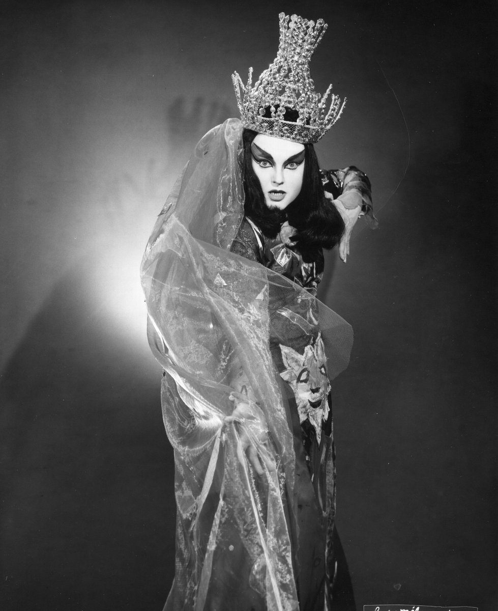 MetOpera's tweet photo. #FBF #HappyBirthdayMozart! 📷Lucia Popp as the Queen of the Night in Die Zauberflöte, 1967. #Met50 #MetOperaArchives https://t.co/1CLBK8ydOz