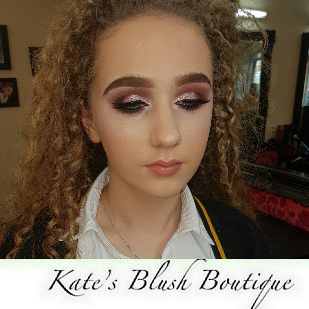 blush_liverpool's tweet photo. Fluffy brows and glitter 💄💗 @EldoraEyelashes  m102 by @tara_mayers https://t.co/L6aKDFJRTy
