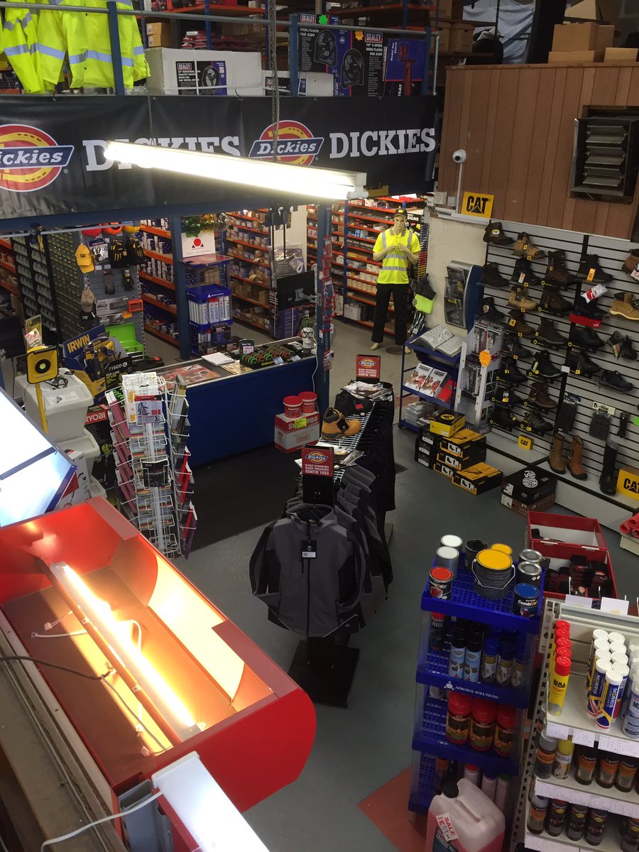 StuEdz's tweet photo. New in @Crossfords now a @DickiesEurope stockist #workwear #ff @LukeLarmstrong @carl_holder44 @Paul_WDE @Becky_WDE https://t.co/XJtSZgvDXZ