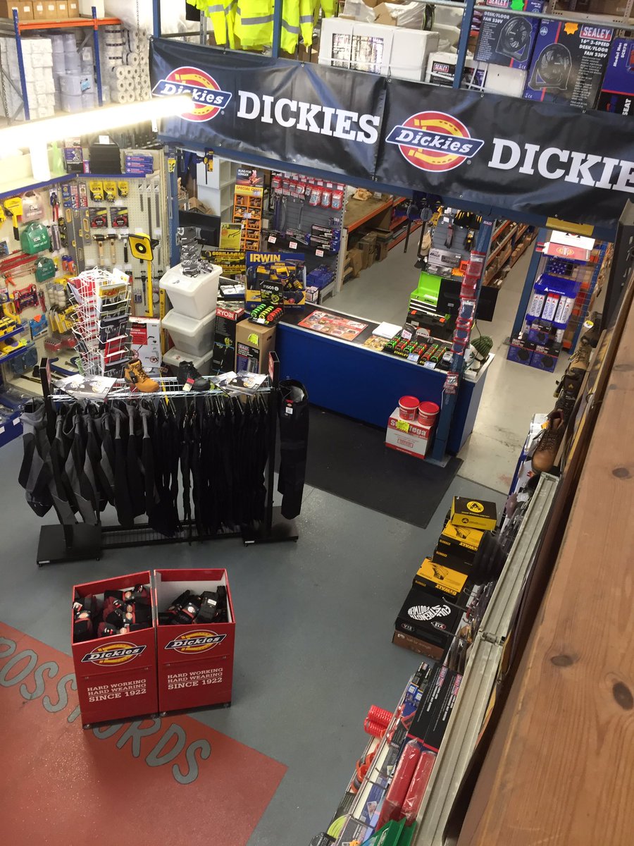 StuEdz's tweet photo. New in @Crossfords now a @DickiesEurope stockist #workwear #ff @LukeLarmstrong @carl_holder44 @Paul_WDE @Becky_WDE https://t.co/XJtSZgvDXZ